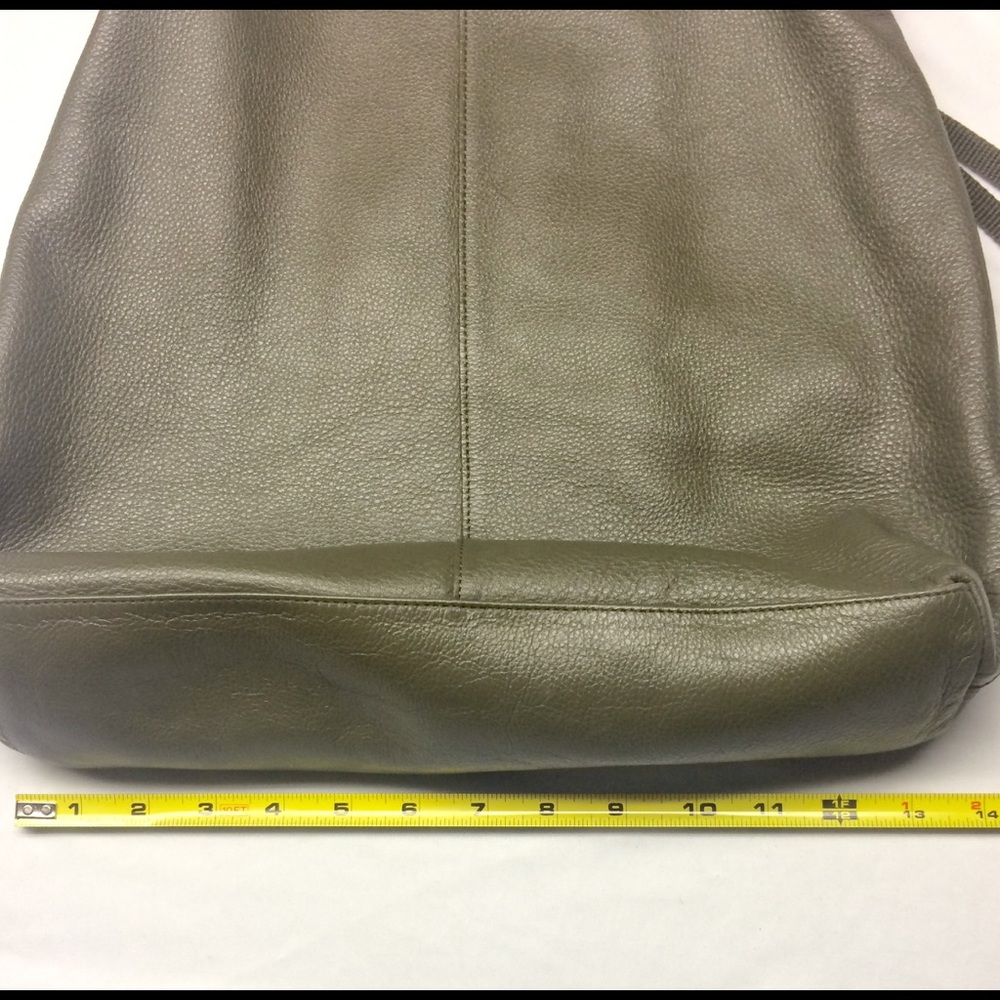 GAP Leather Tote - Picture 3 of 7